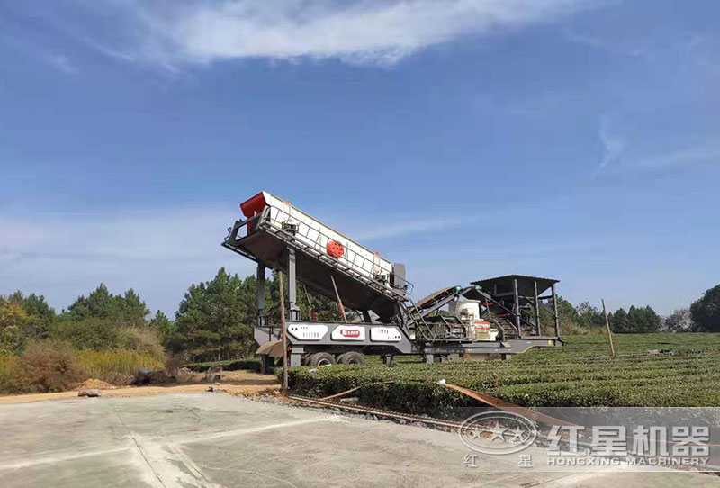 車載移動(dòng)制砂機(jī)客戶現(xiàn)場